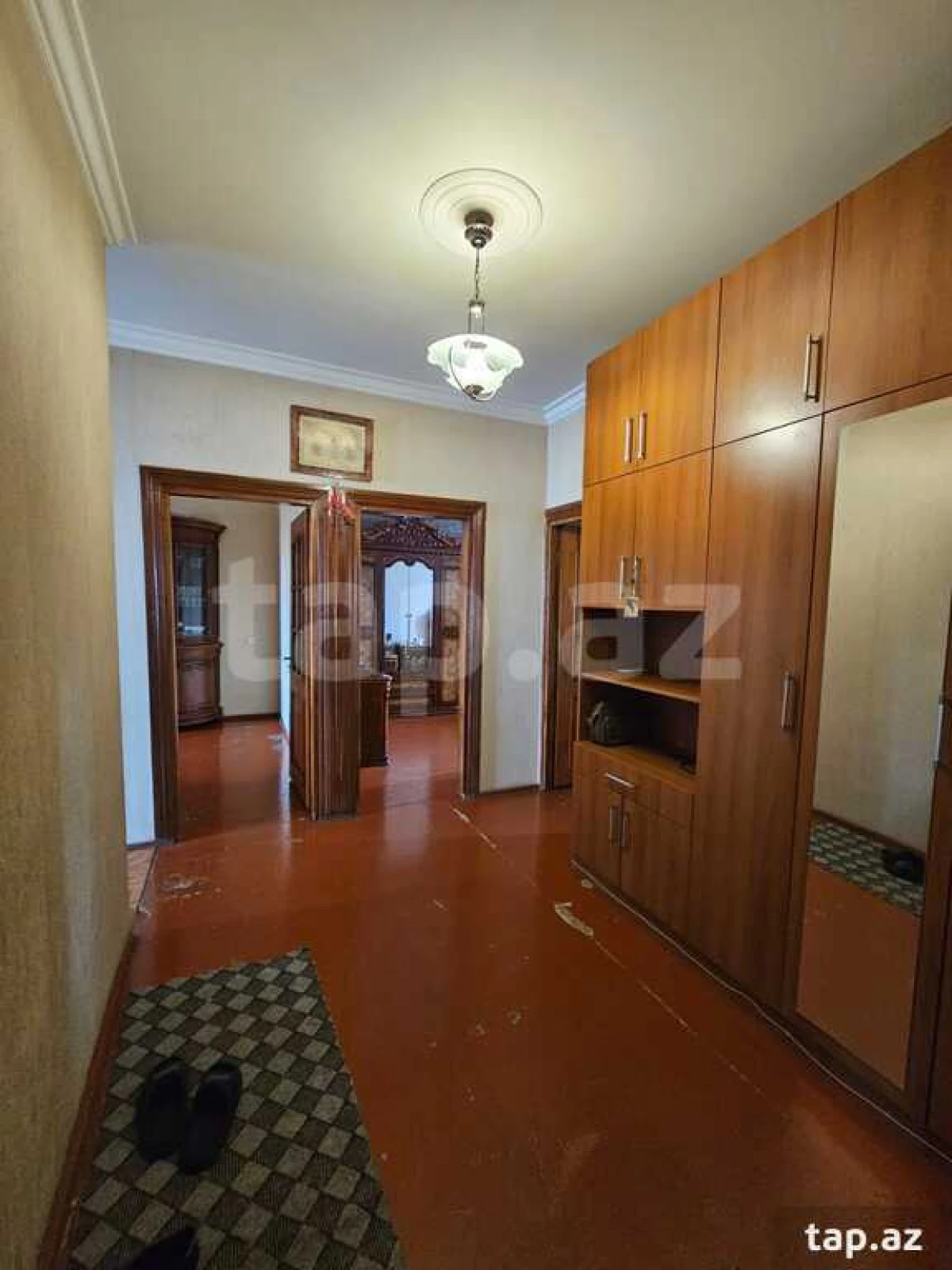 Satılır 4 otaqlı mənzil 115 m²