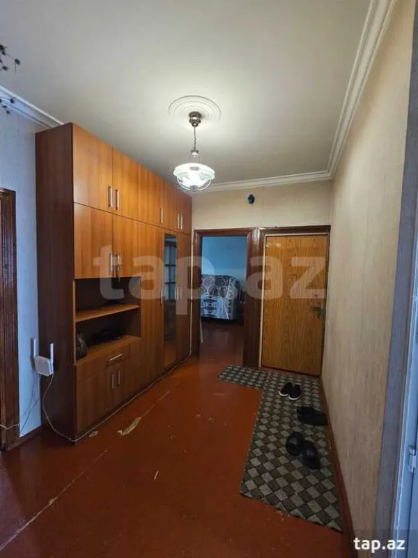 Satılır 4 otaqlı mənzil 115 m²