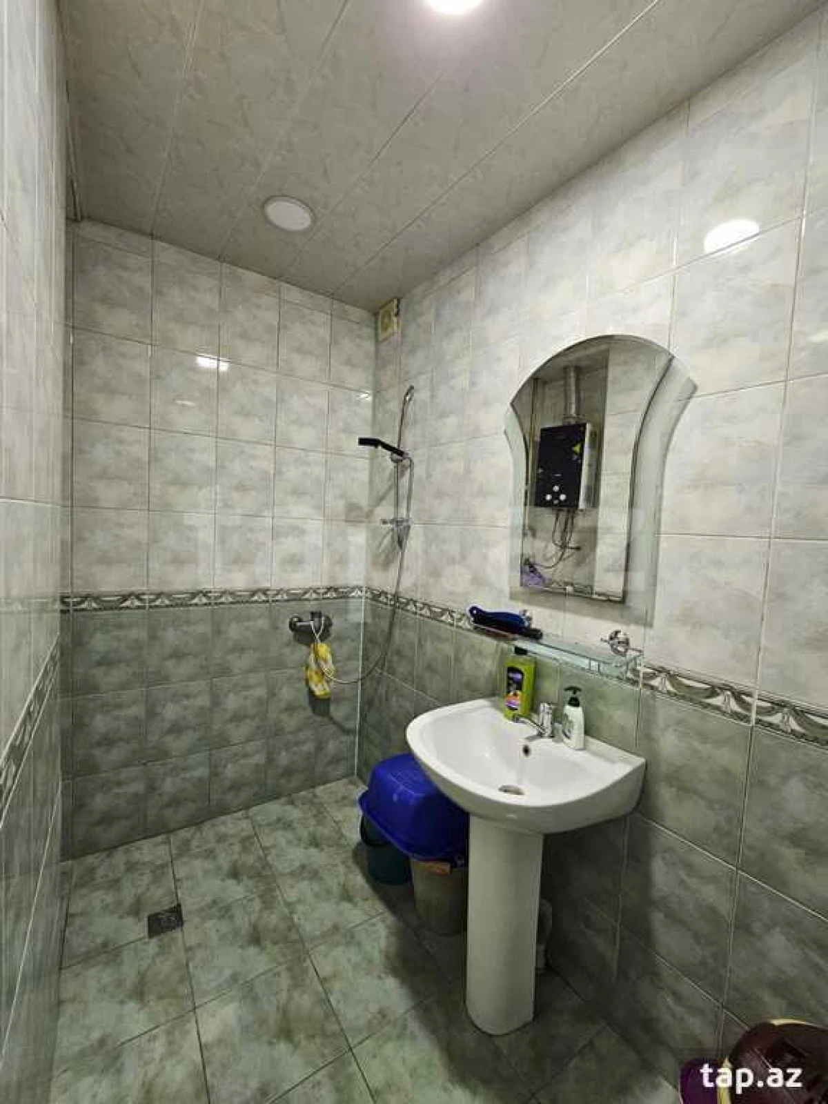 Satılır 4 otaqlı mənzil 115 m²