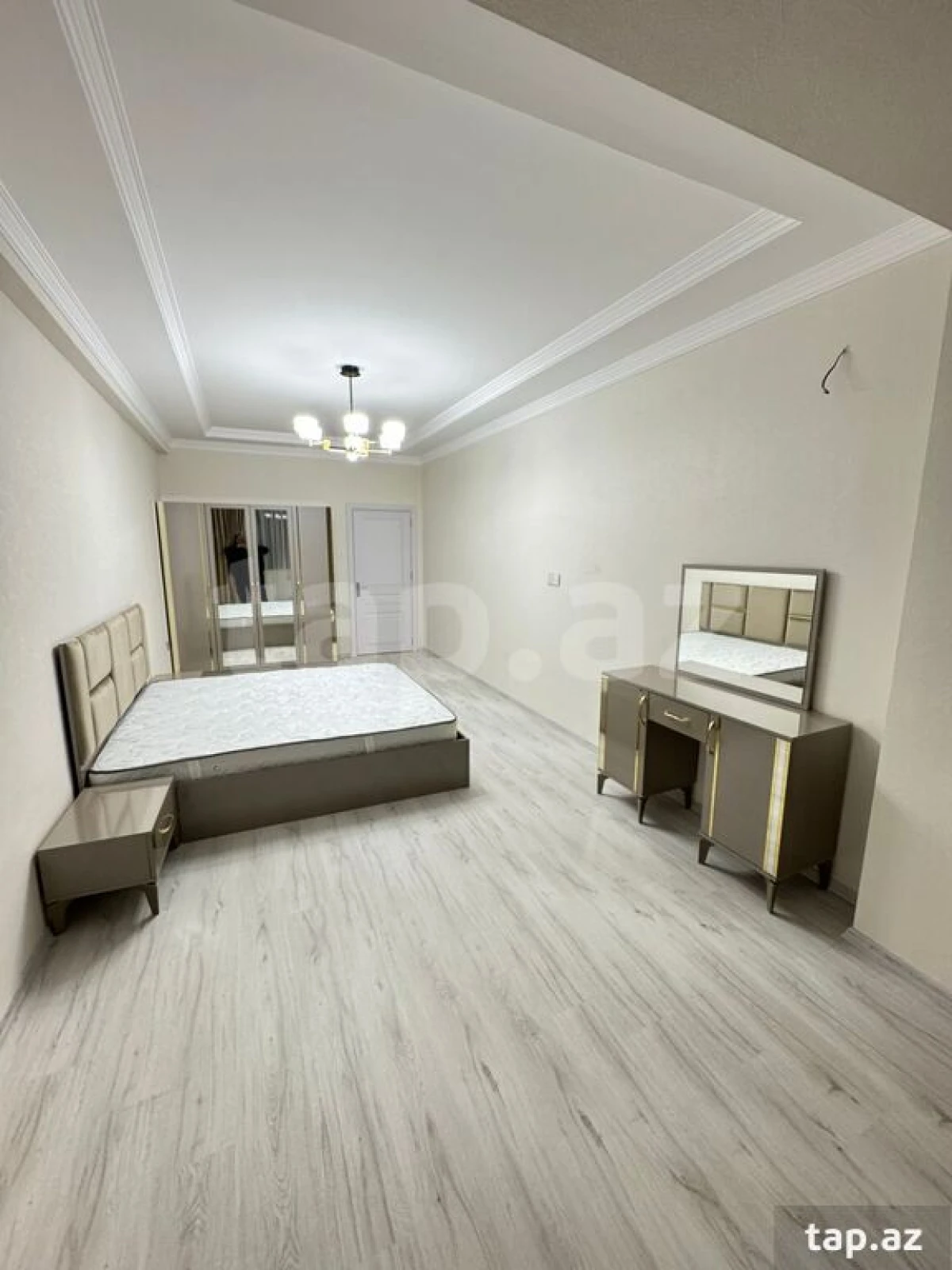 Satılır 2 otaqlı yeni tikili 77 m²
