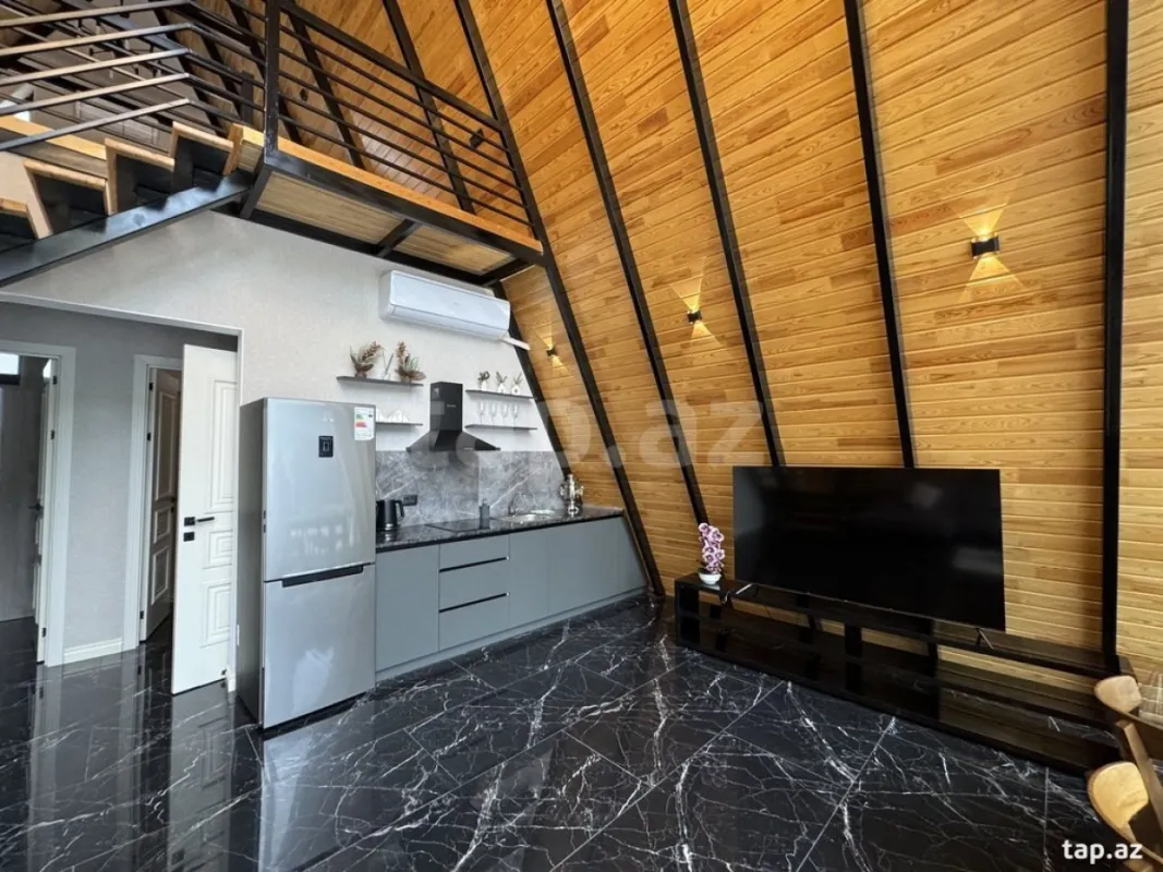 Kirayə verilir 4 otaqlı həyət evi