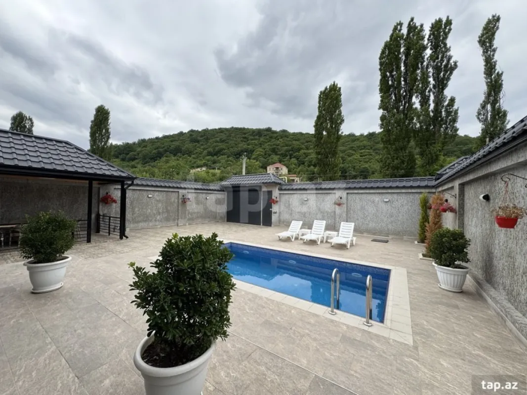 Kirayə verilir 4 otaqlı həyət evi