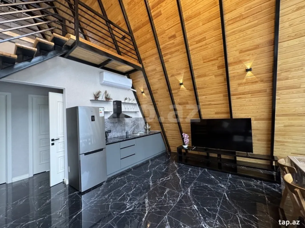 Kirayə verilir 4 otaqlı həyət evi