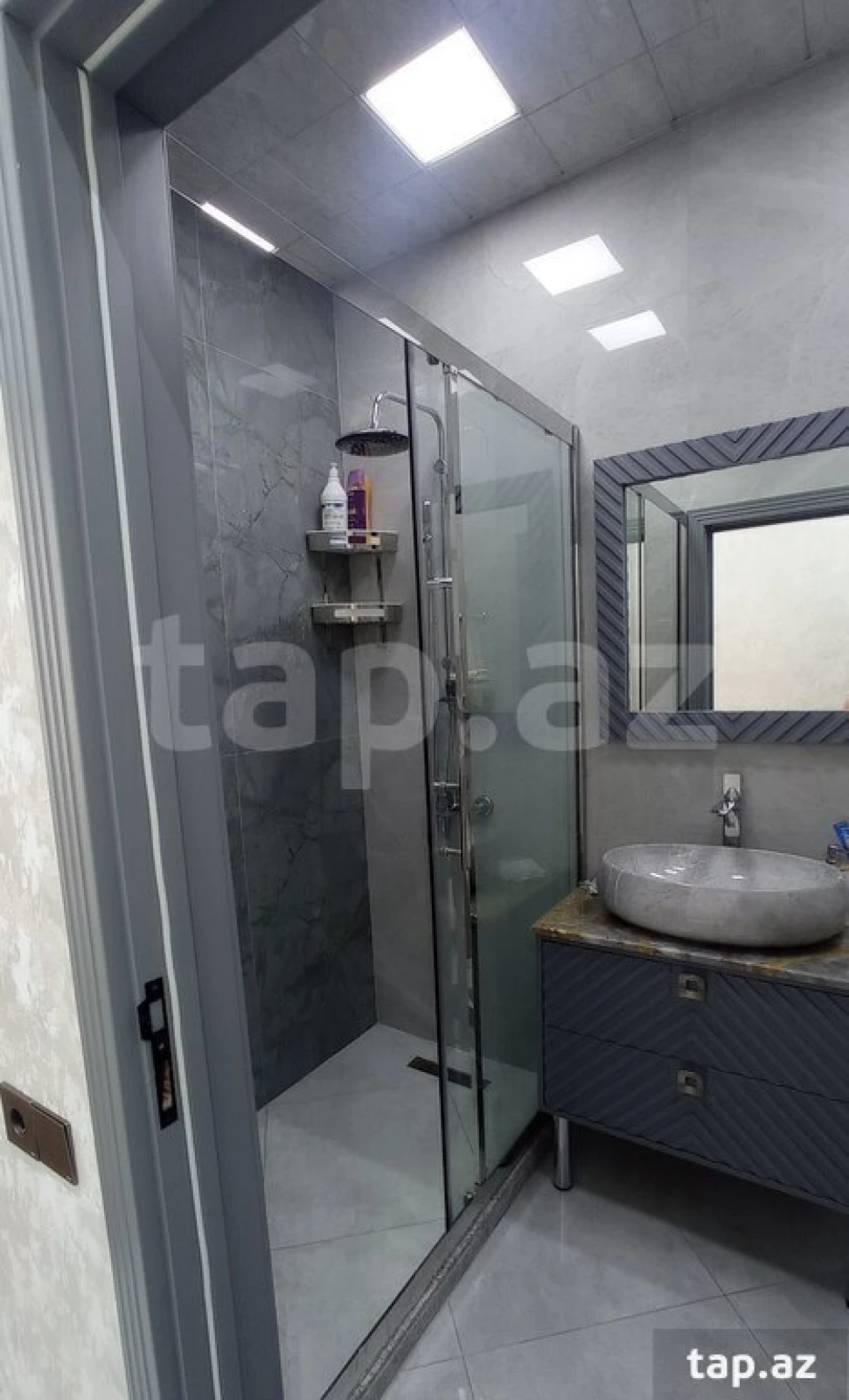 Kirayə verilir 2 otaqlı yeni tikili 50 m²