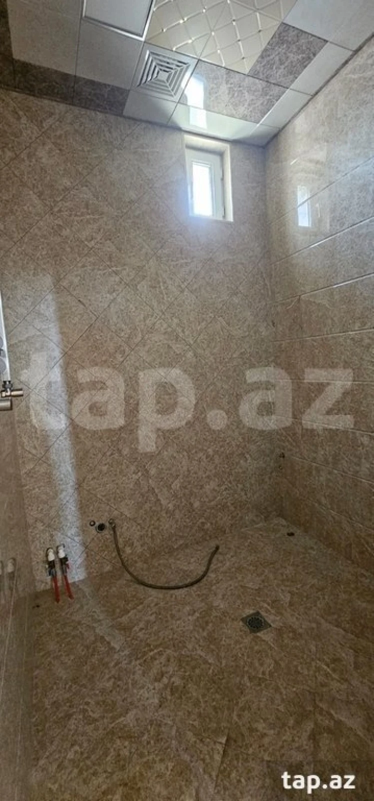 Kirayə verilir 9 otaqlı həyət evi 600 m²