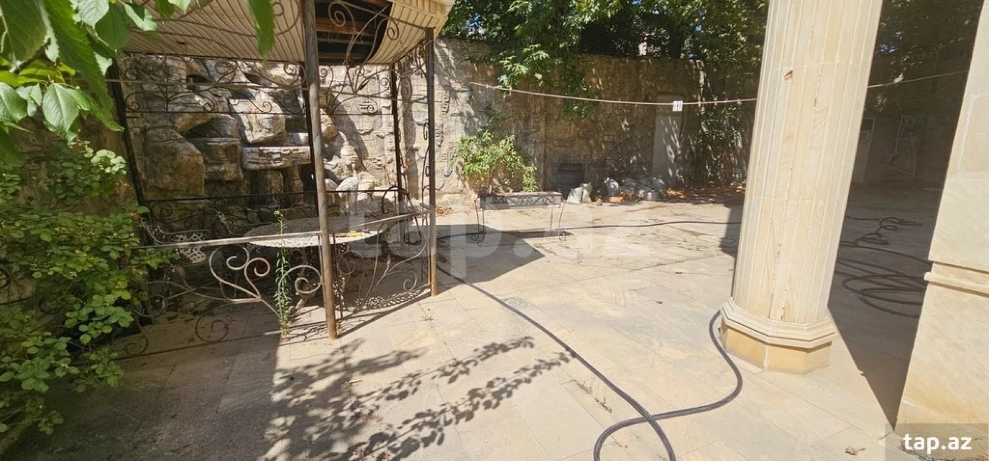 Kirayə verilir 9 otaqlı həyət evi 600 m²