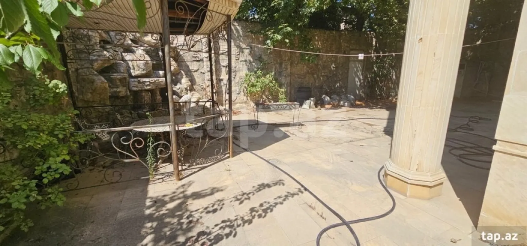 Kirayə verilir 9 otaqlı həyət evi 600 m²