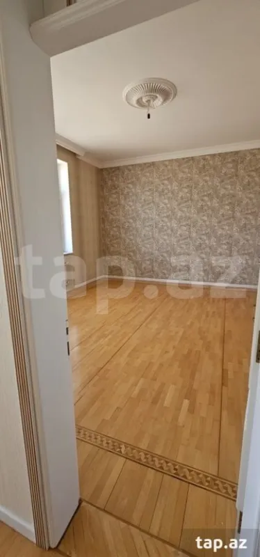 Kirayə verilir 9 otaqlı həyət evi 600 m²