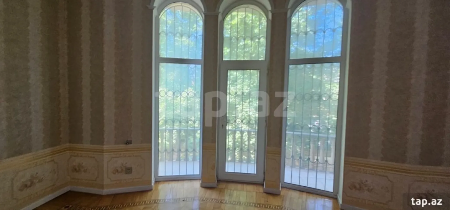 Kirayə verilir 9 otaqlı həyət evi 600 m²