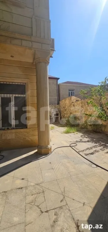 Kirayə verilir 9 otaqlı həyət evi 600 m²