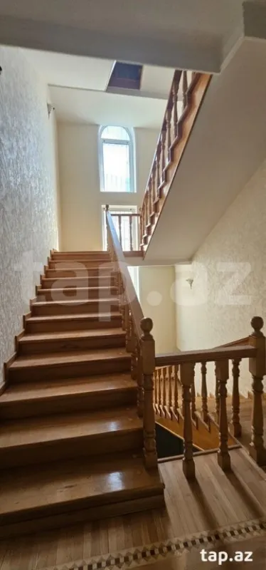 Kirayə verilir 9 otaqlı həyət evi 600 m²