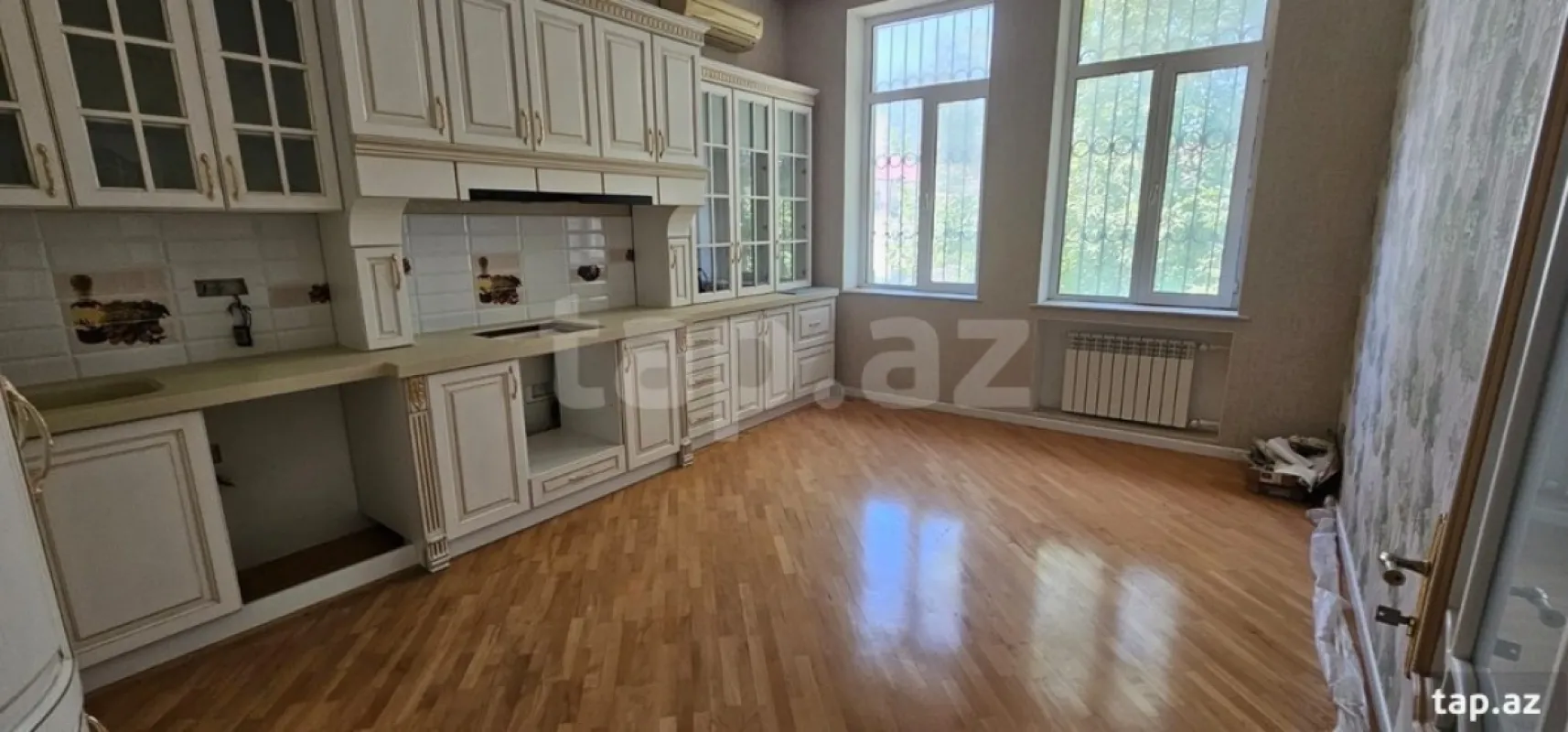 Kirayə verilir 9 otaqlı həyət evi 600 m²