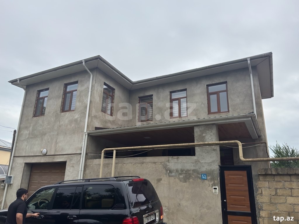 Satılır 3 otaqlı həyət evi 200 m²