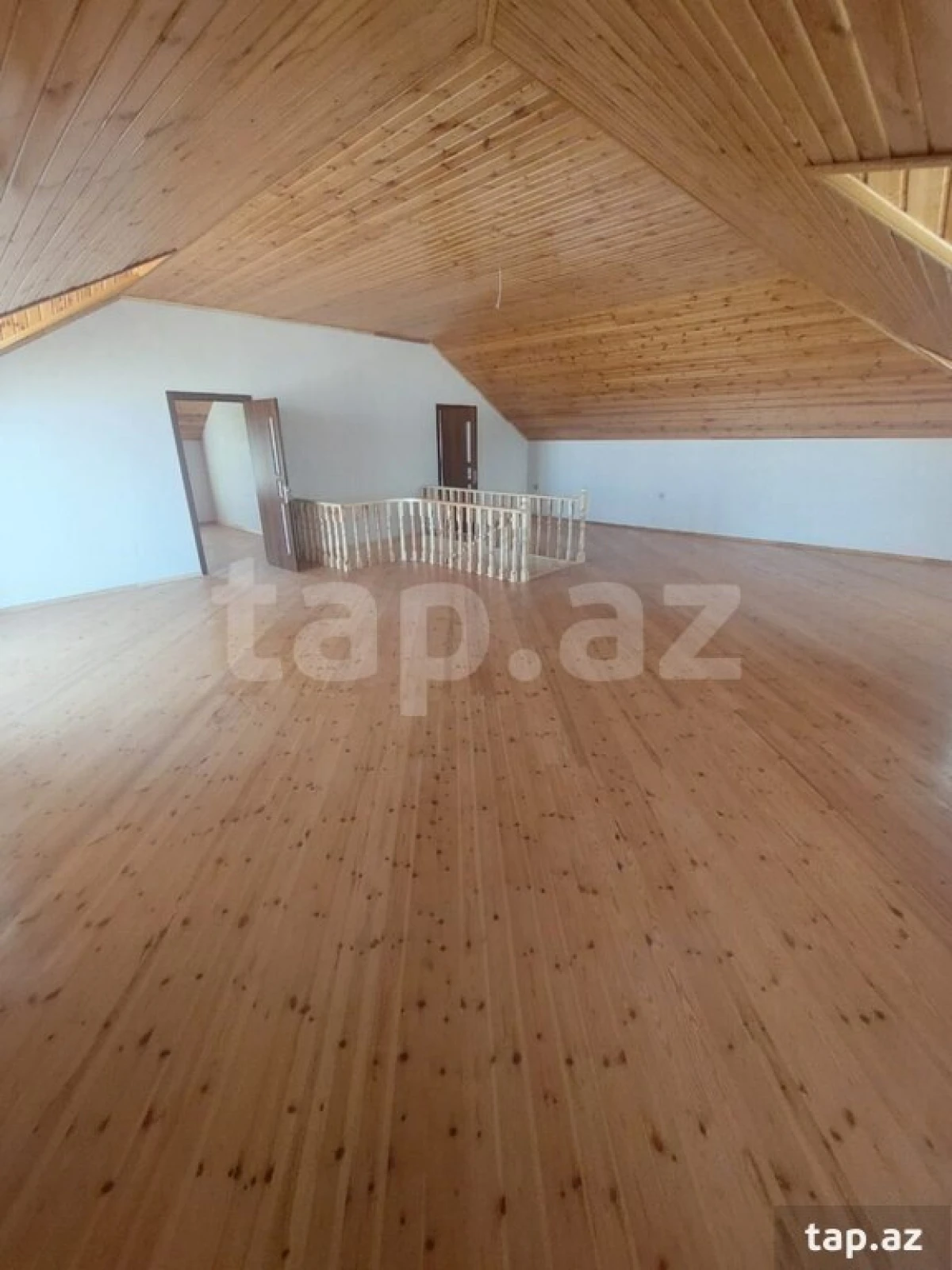 Satılır 6 otaqlı həyət evi