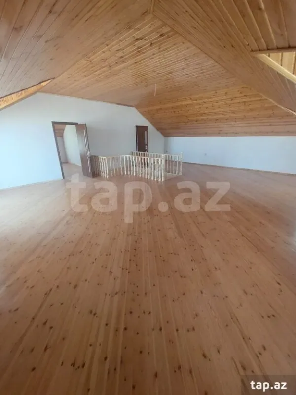 Satılır 6 otaqlı həyət evi