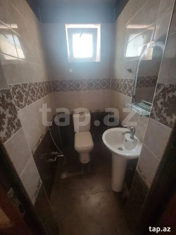 Satılır 6 otaqlı həyət evi