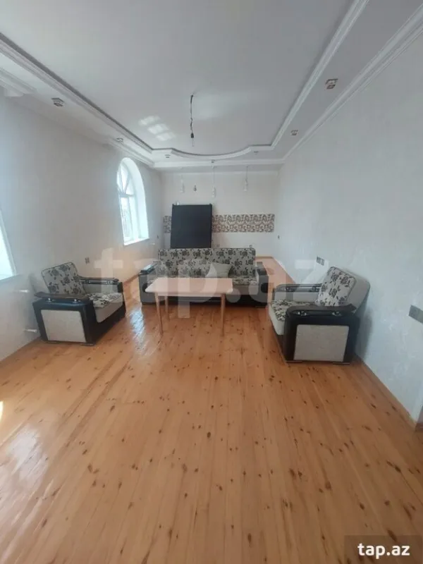 Satılır 6 otaqlı həyət evi