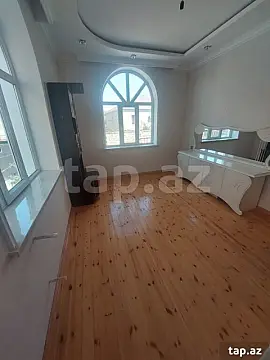 Satılır 6 otaqlı həyət evi