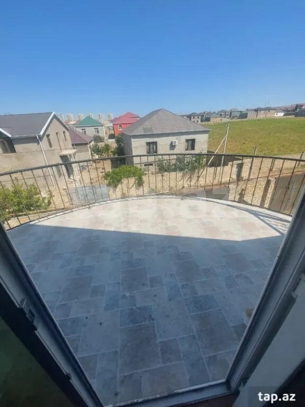 Satılır 6 otaqlı həyət evi