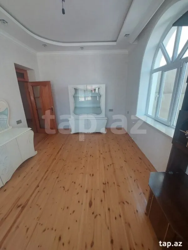 Satılır 6 otaqlı həyət evi