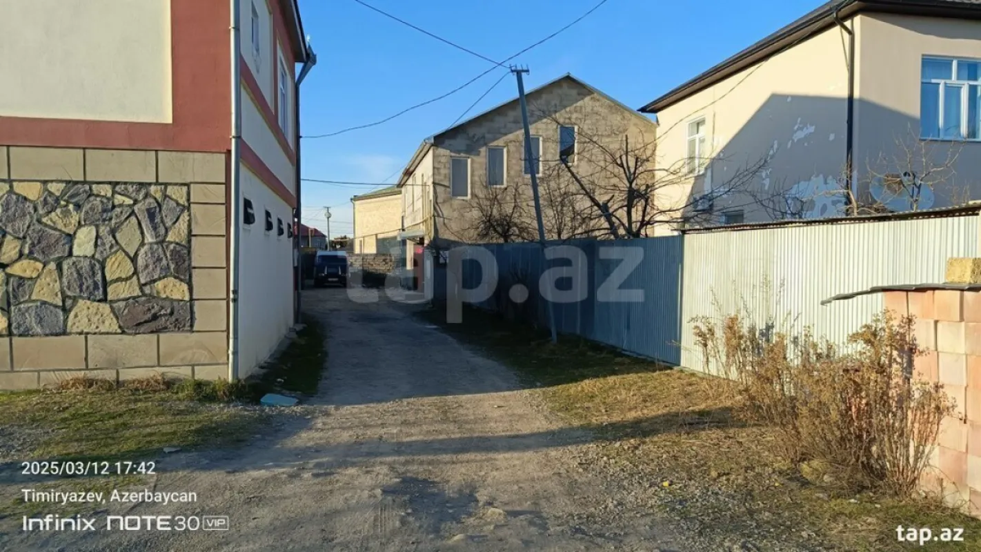 Satılır 4 otaqlı həyət evi