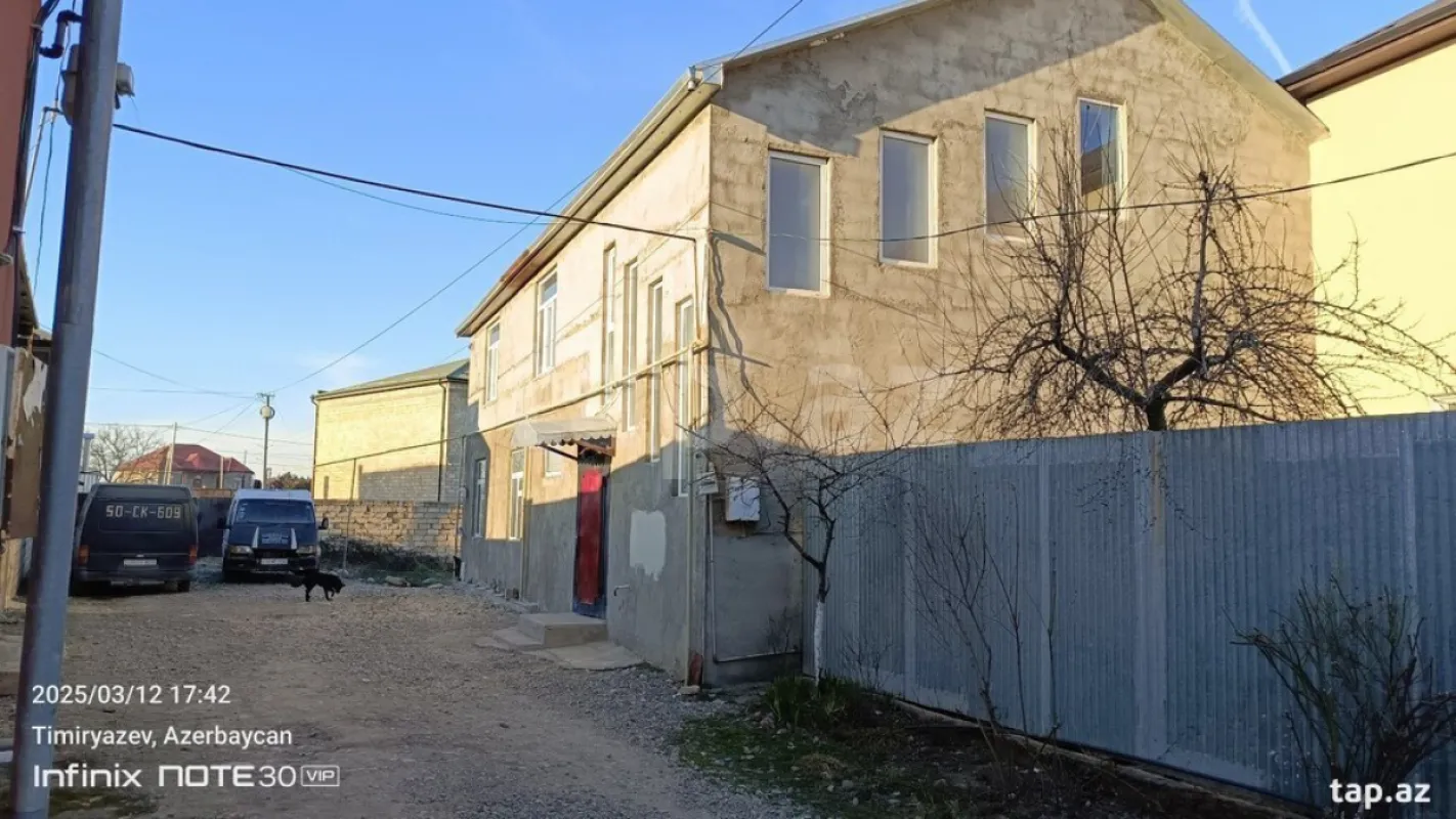 Satılır 4 otaqlı həyət evi