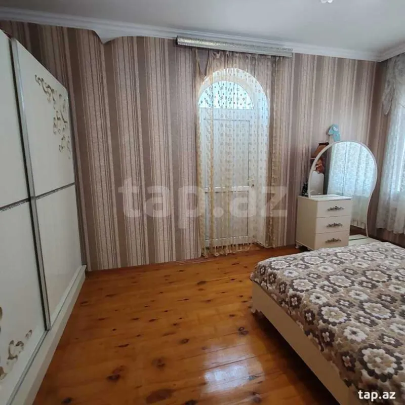 Satılır 4 otaqlı həyət evi
