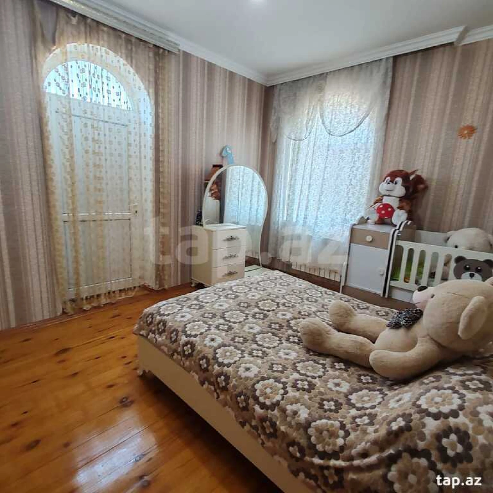 Satılır 4 otaqlı həyət evi