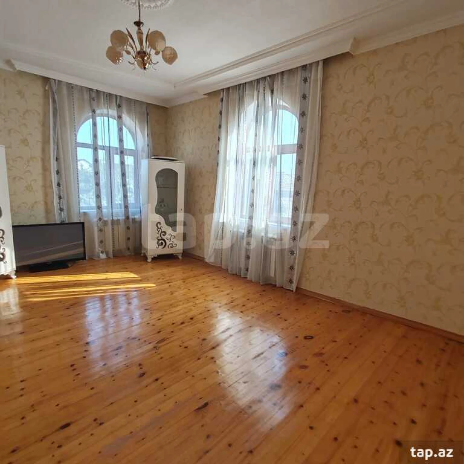 Satılır 4 otaqlı həyət evi