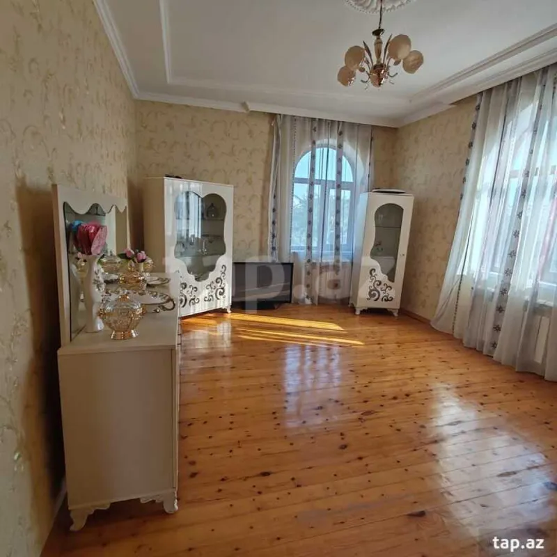 Satılır 4 otaqlı həyət evi