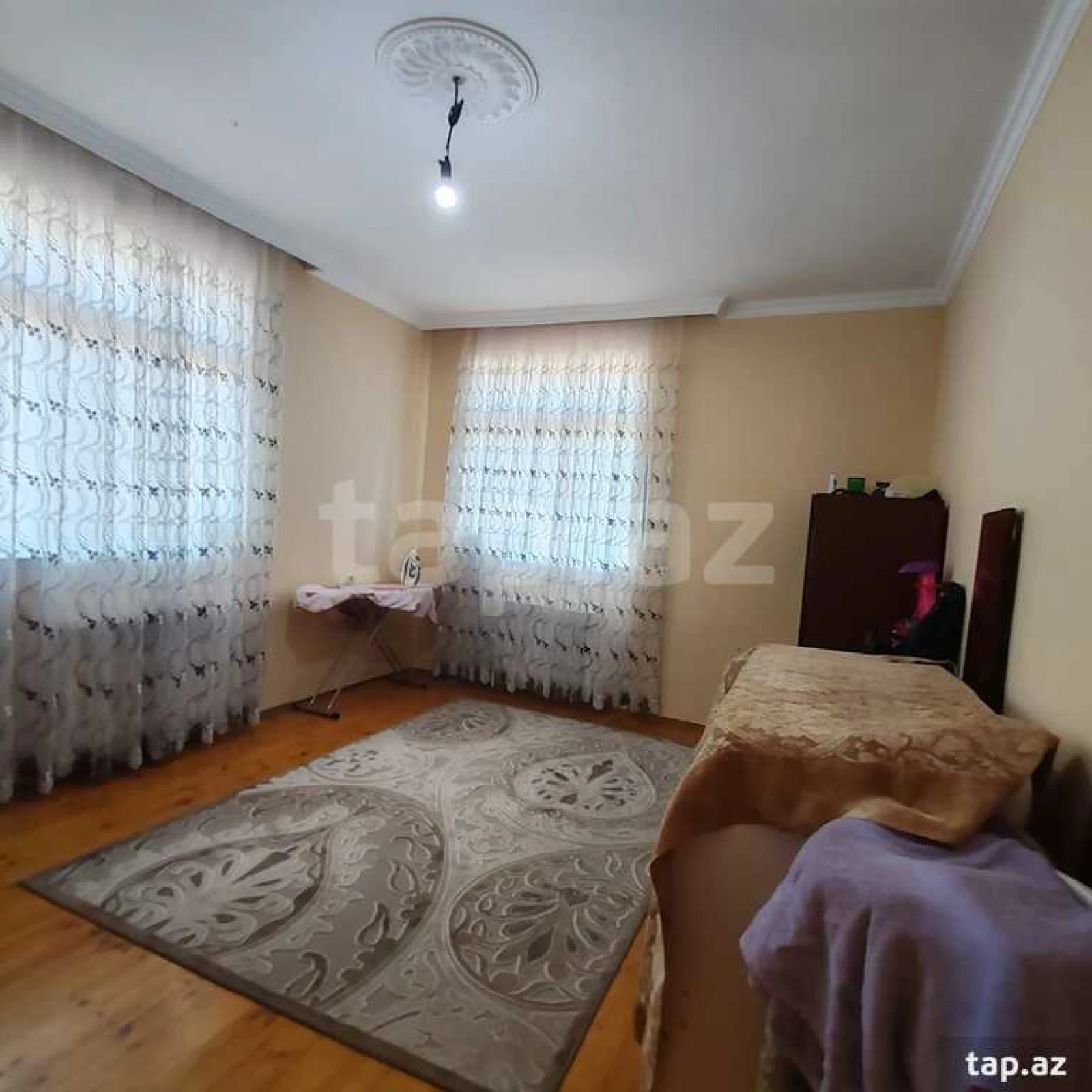 Satılır 4 otaqlı həyət evi