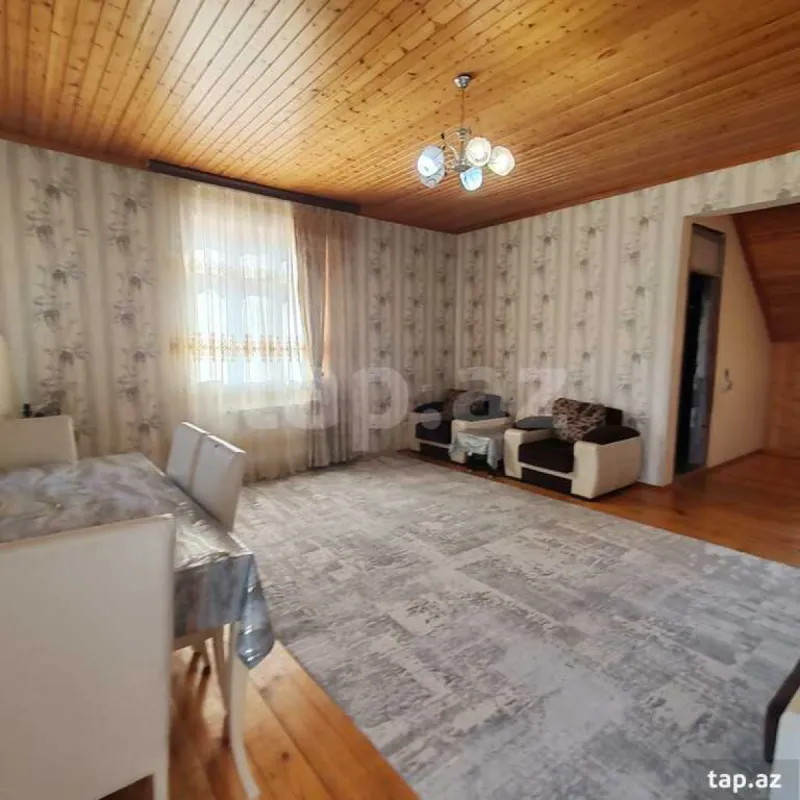 Satılır 4 otaqlı həyət evi