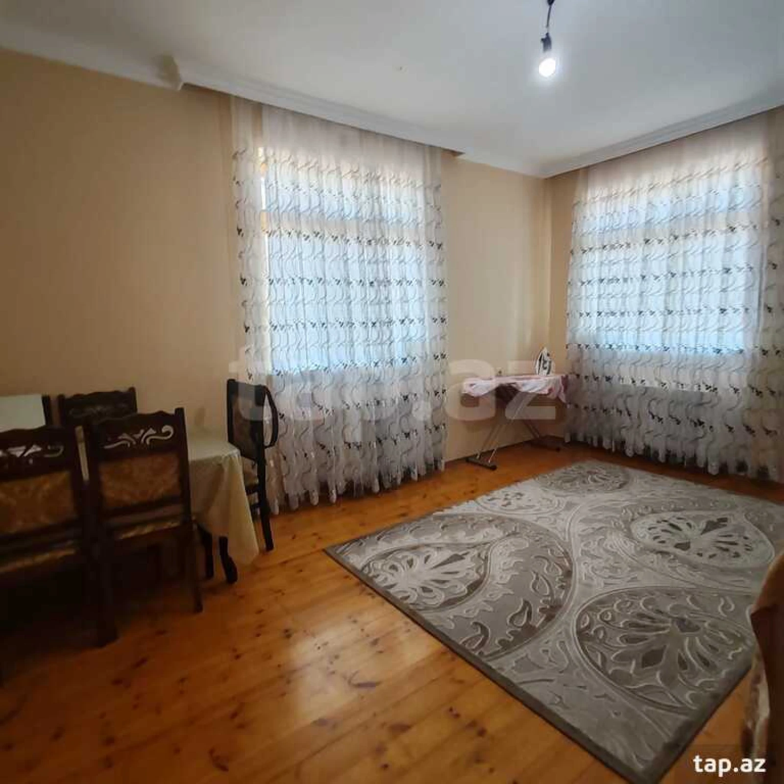 Satılır 4 otaqlı həyət evi