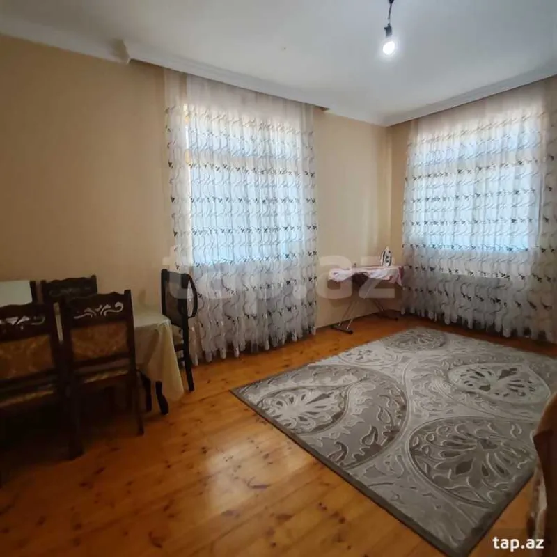 Satılır 4 otaqlı həyət evi