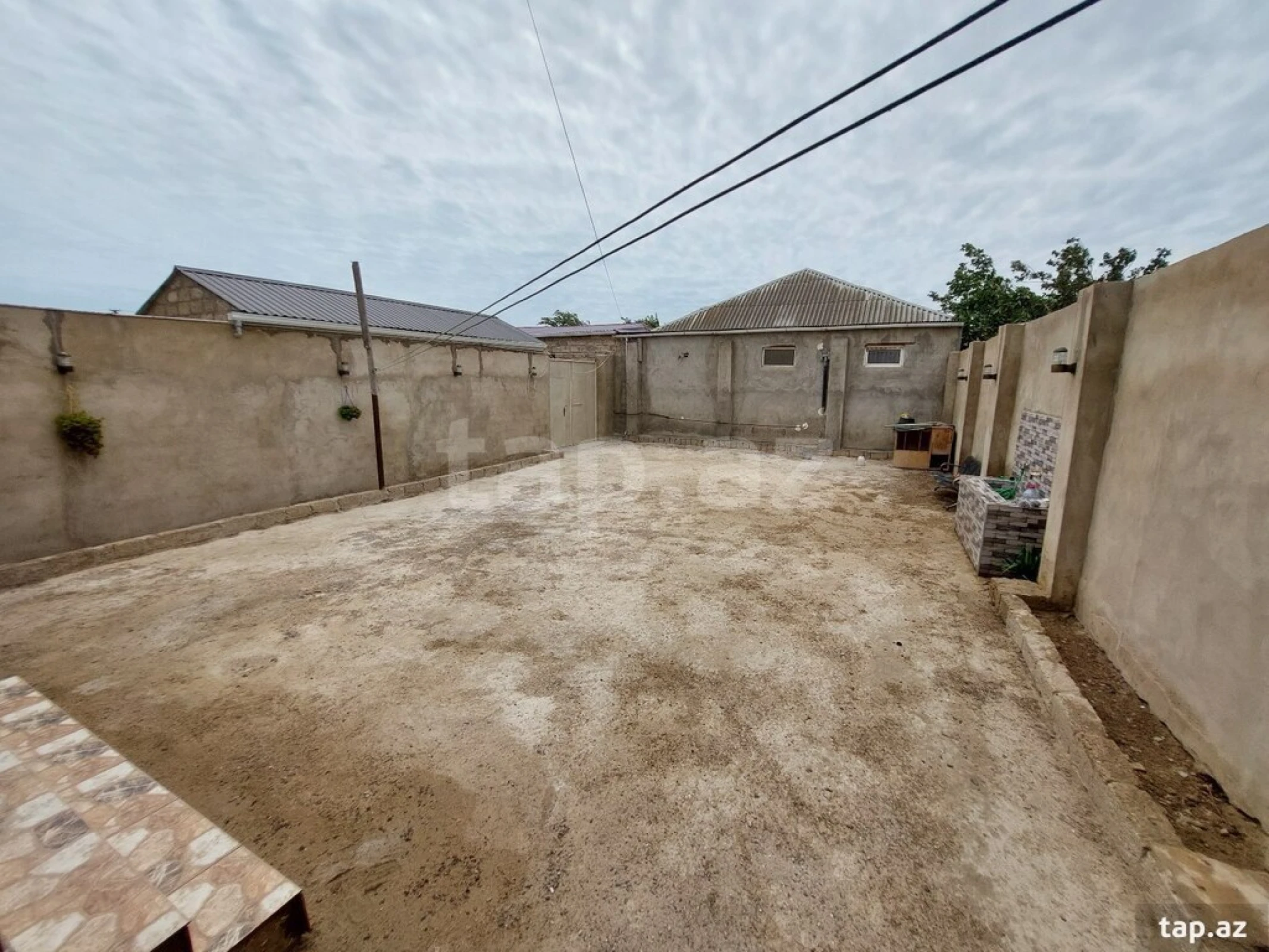 Satılır 3 otaqlı həyət evi