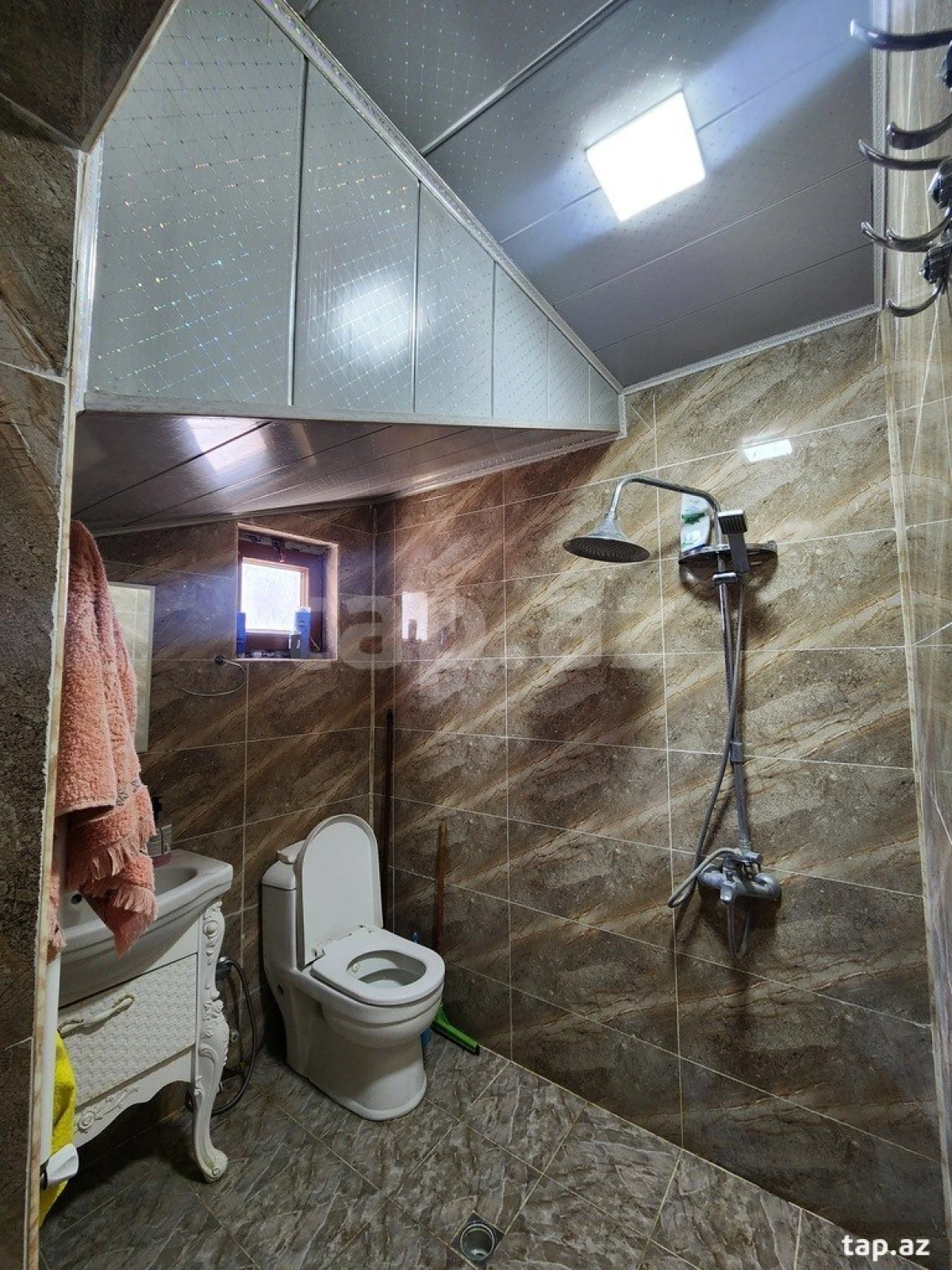 Satılır 7 otaqlı həyət evi 310.9 m²