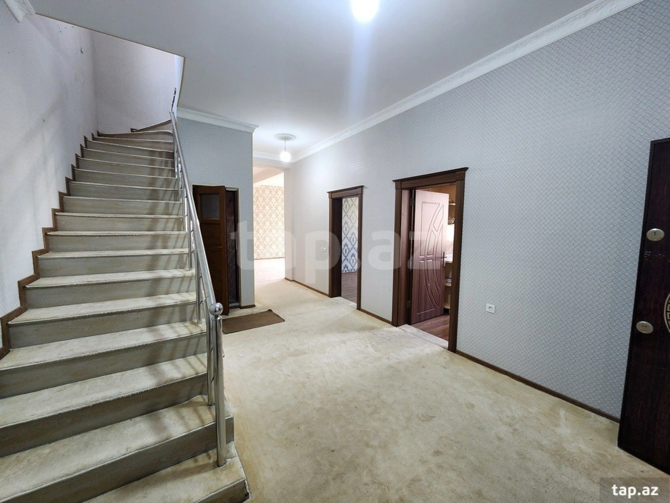 Satılır 7 otaqlı həyət evi 310.9 m²