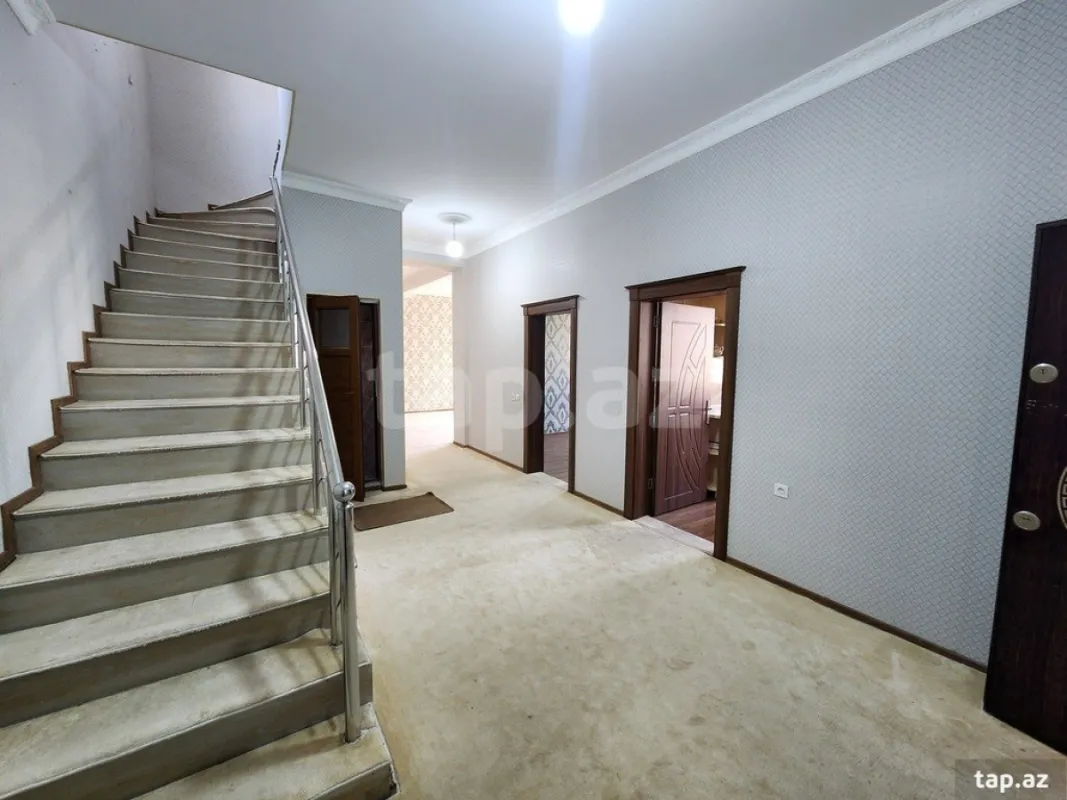 Satılır 7 otaqlı həyət evi 310.9 m²