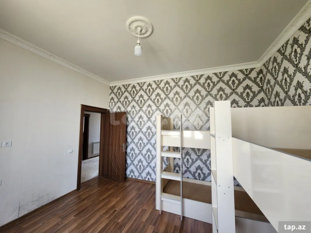 Satılır 7 otaqlı həyət evi 310.9 m²