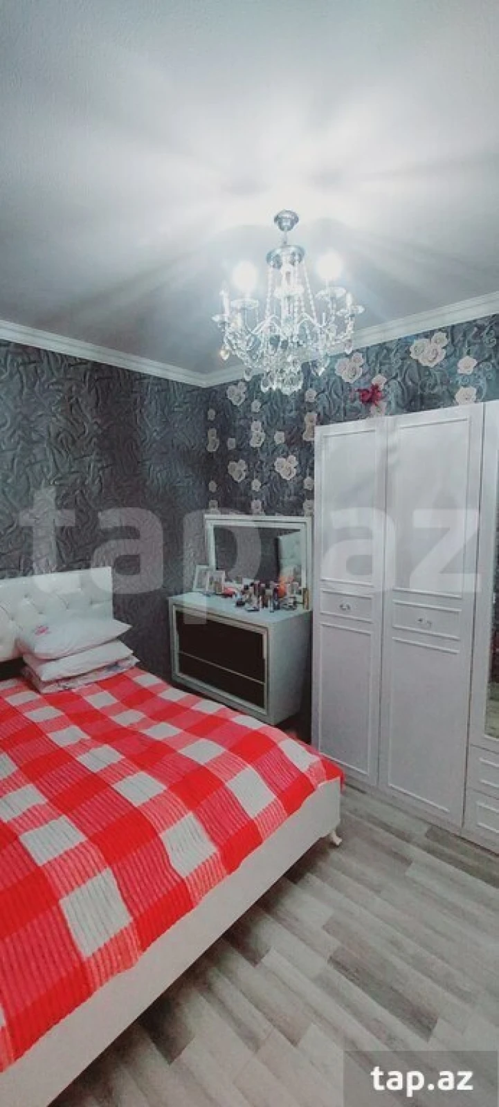 Satılır 4 otaqlı həyət evi