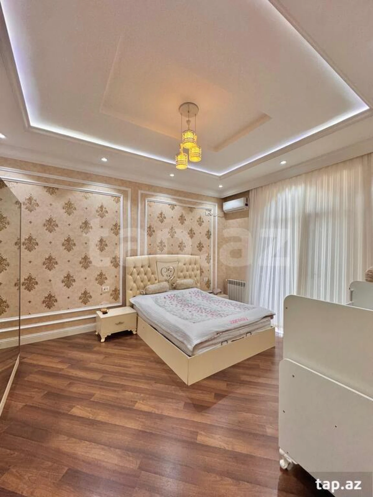 Satılır 7 otaqlı həyət evi