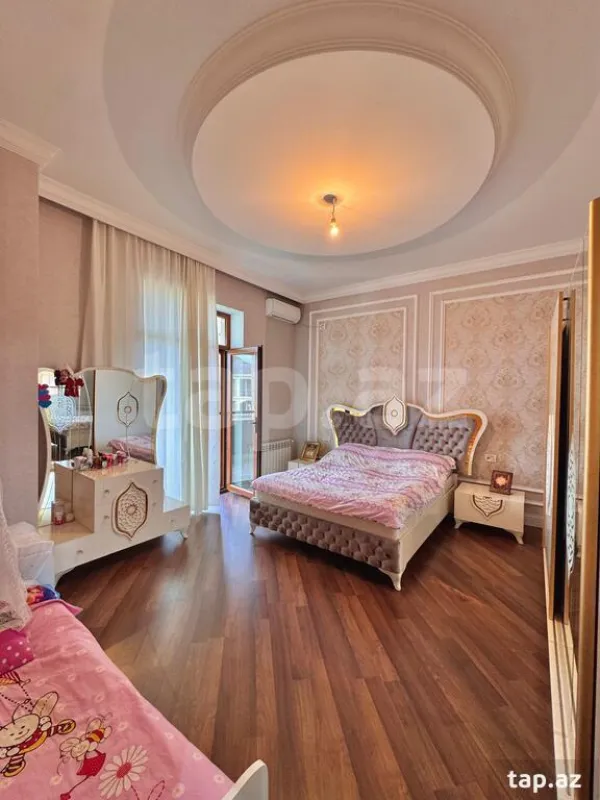 Satılır 7 otaqlı həyət evi