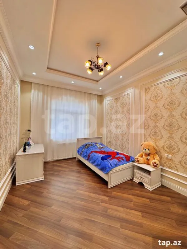 Satılır 7 otaqlı həyət evi