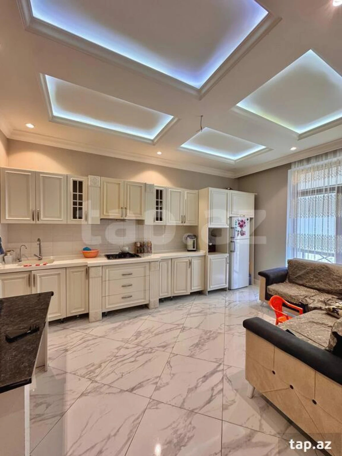 Satılır 7 otaqlı həyət evi