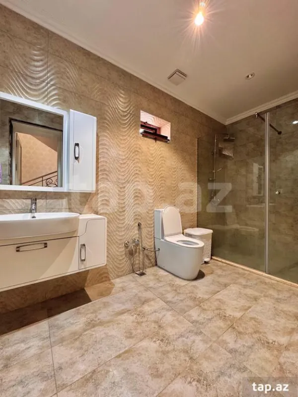 Satılır 7 otaqlı həyət evi