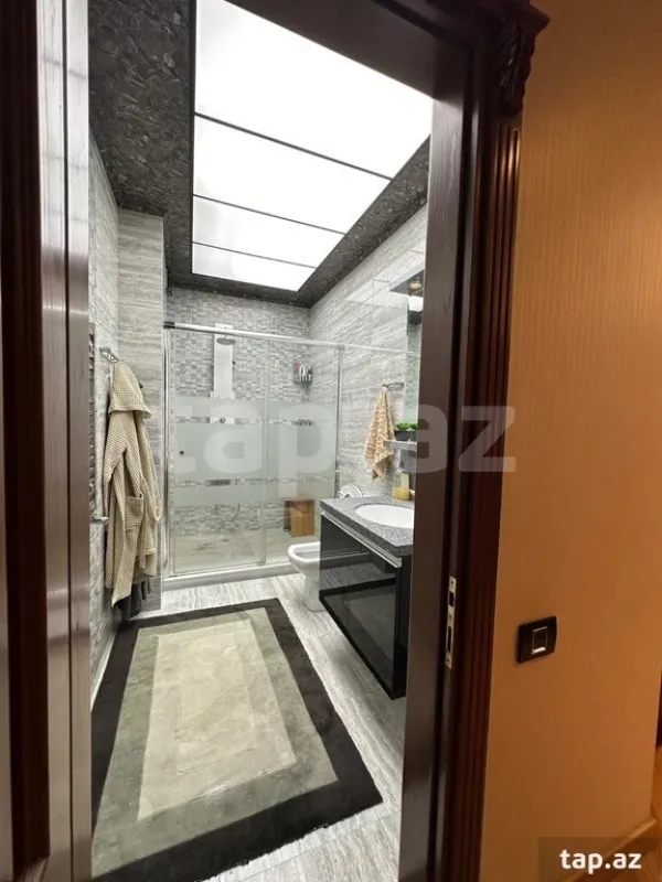 Satılır 5 otaqlı yeni tikili 230 m²