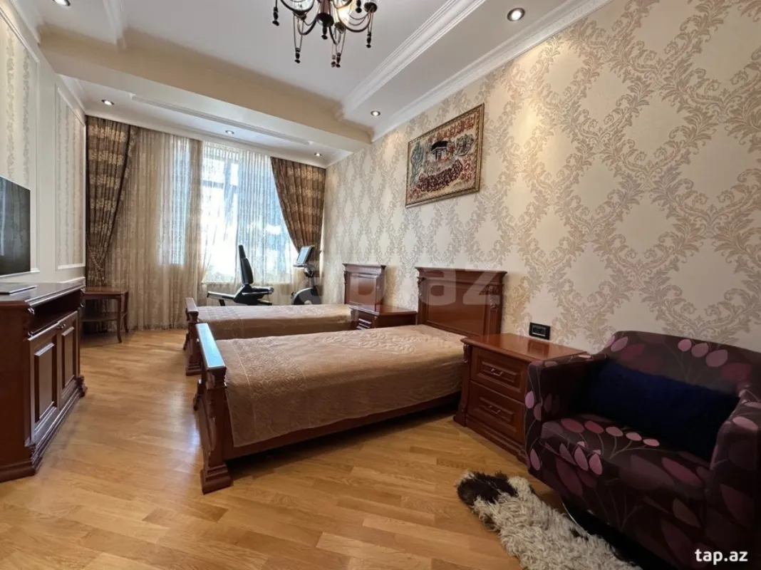 Satılır 5 otaqlı yeni tikili 230 m²