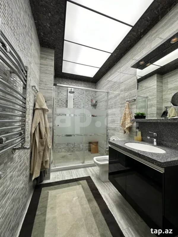 Satılır 5 otaqlı yeni tikili 230 m²