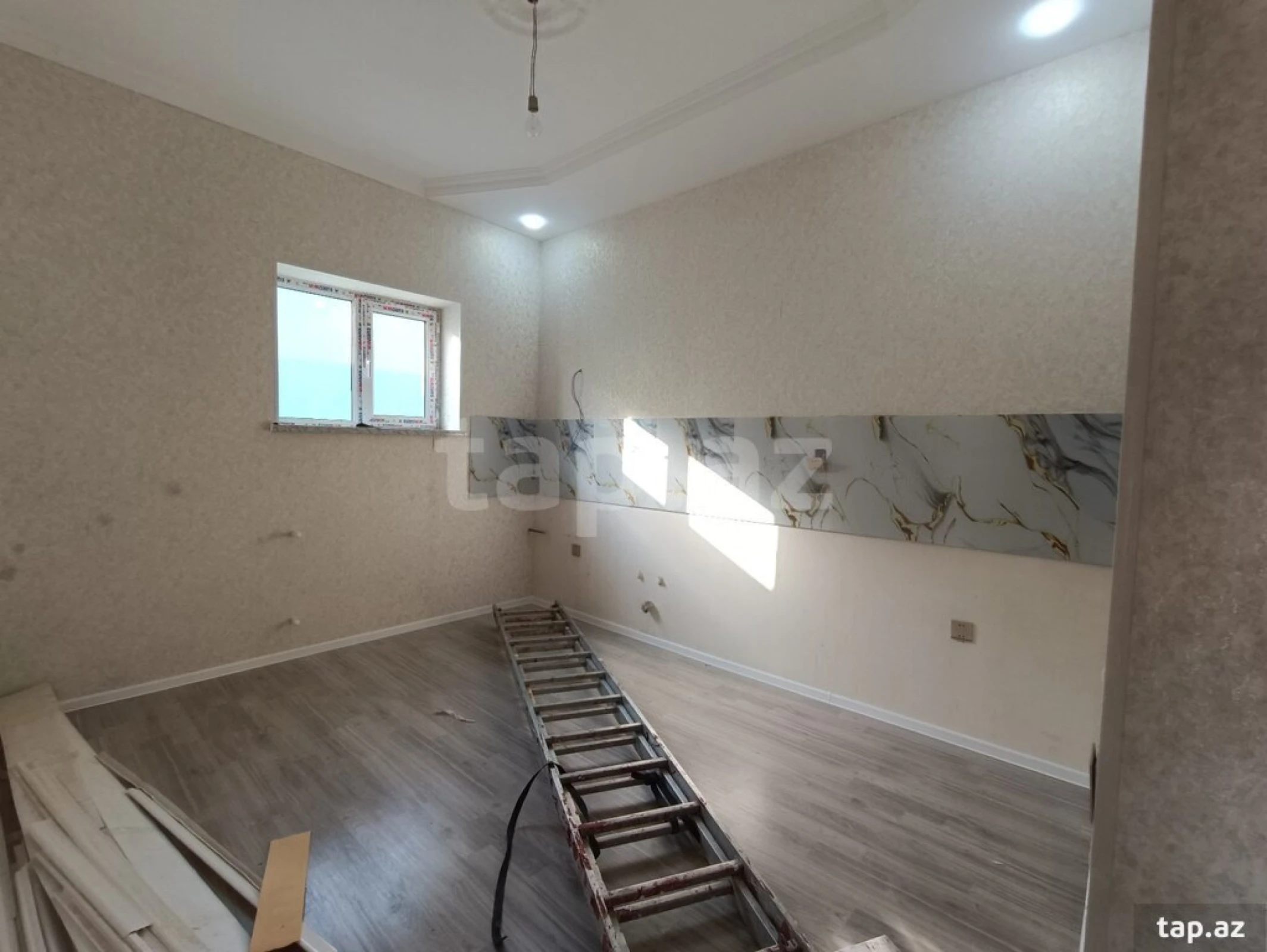 Satılır 4 otaqlı həyət evi