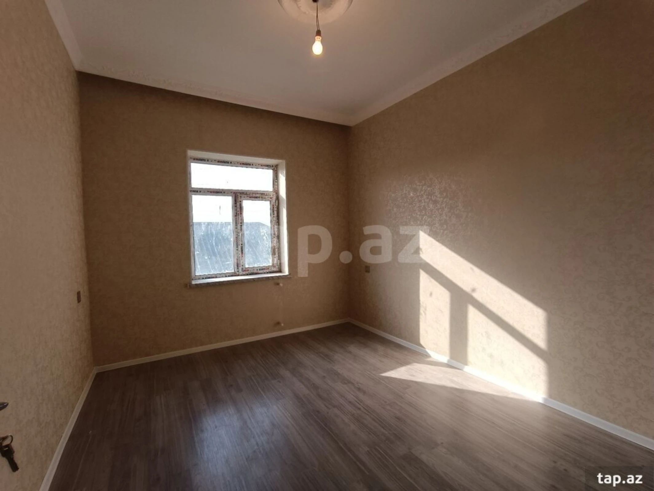 Satılır 4 otaqlı həyət evi